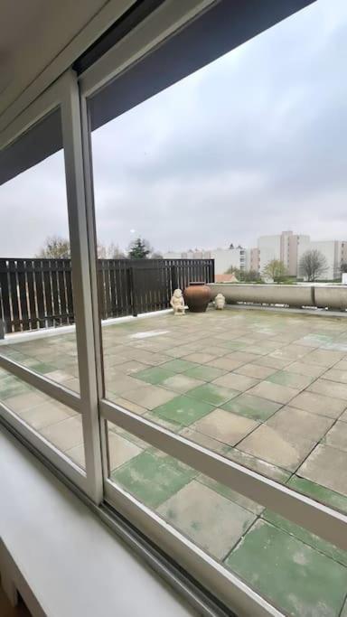 T2 Renove Avec Terrasse Proche Paris Et Disneyland Champs-Sur-Marne Exterior photo